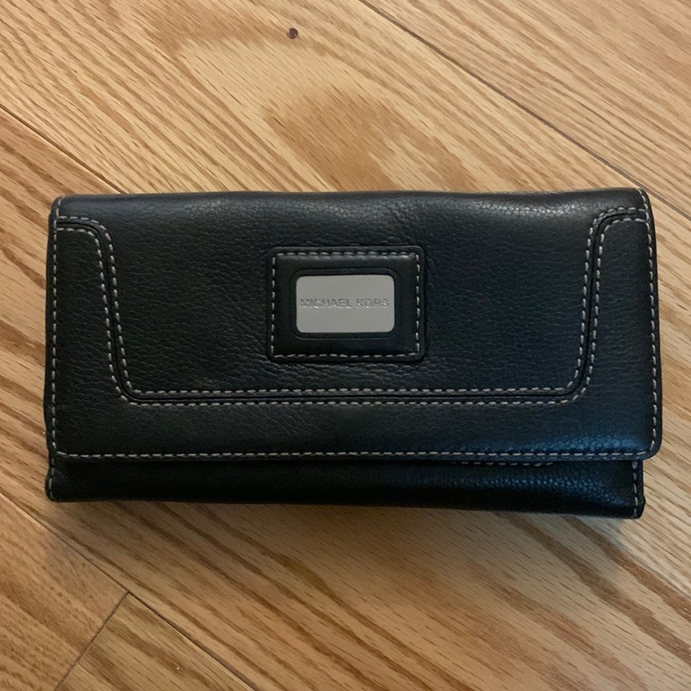 Used black Michael Kors wallet